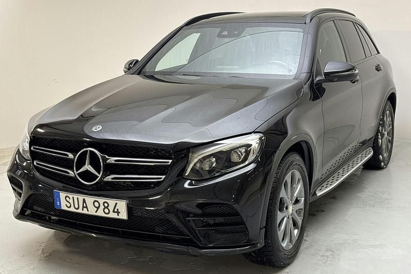 Svart Begagnad 2017 Mercedes GLC220 AMG | 264 800 kr (Marknadspris) - Bild 1/4