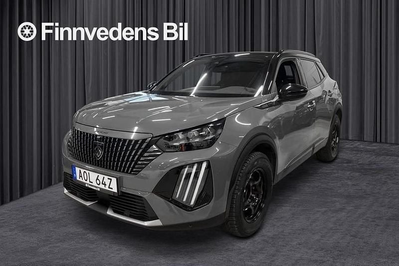 Grå Begagnad 2024 Peugeot 2008 SUV | 239 800 kr (Marknadspris) - Bild 1/4