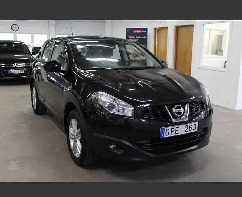 Svart Begagnad 2010 Nissan Qashqai SUV | 70 000 kr (Marknadspris) - Bild 1/4