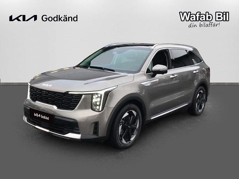 Grå Begagnad 2024 Kia Sorento Advance SUV | 579 000 kr (Lite dyr) - Bild 1/4