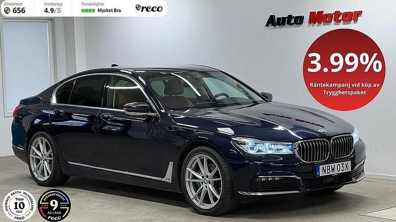 Mörkblå Begagnad 2017 BMW 730 Sedan | 329 900 kr (Superpris) - Bild 1/3