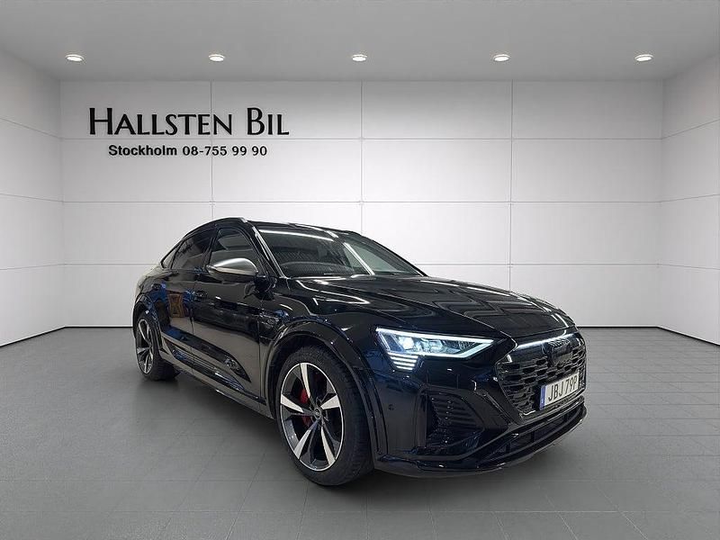 Begagnad Audi SQ8 e-tron S-Line 369 kW (503 HK) 2023 Svart metallic SUV