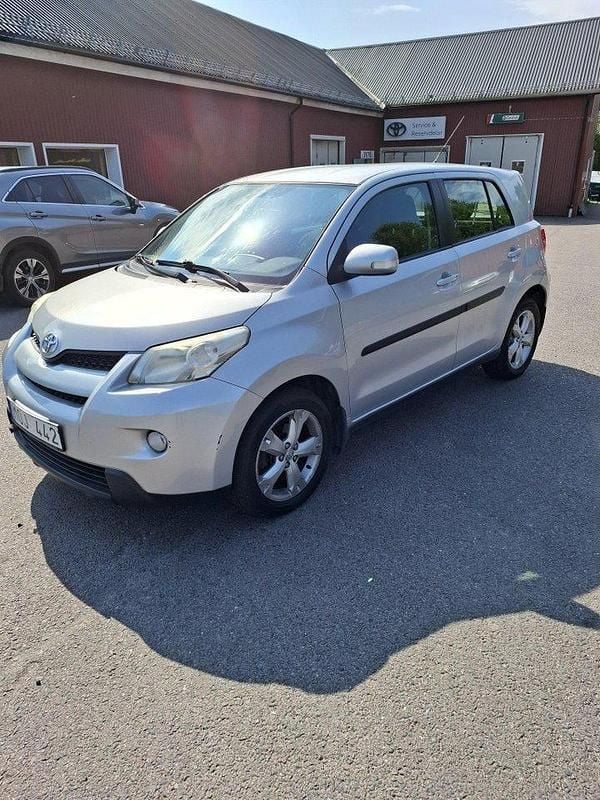 Silver Begagnad 2009 Toyota Urban Cruiser SUV | 27 000 kr (Dyr) - Bild 1/4