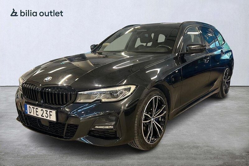 Svart Begagnad 2020 BMW 330e M Sport Kombi | 379 900 kr (Dyr) - Bild 1/4