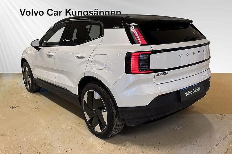 Begagnad Volvo EX30 Single Motor Extended Range 202 kW (275 HK) 2025 Vit SUV