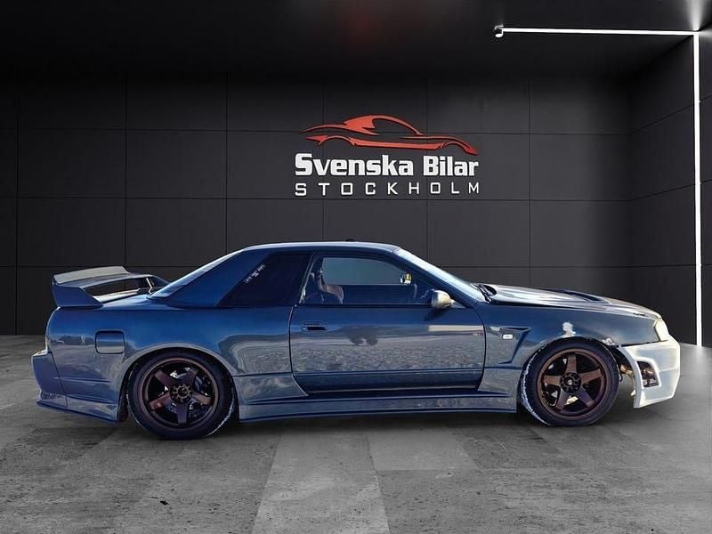 Begagnad Nissan Skyline GT 280 HK (205 kW) 1991 Svart Sportkupé