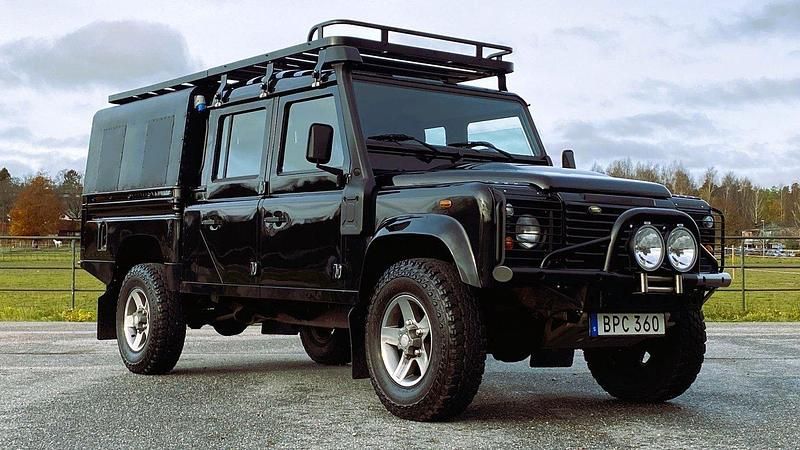 Santorini svart metallic Begagnad 2010 Land Rover Defender Van | 439 000 kr (Bra pris) - Bild 1/4