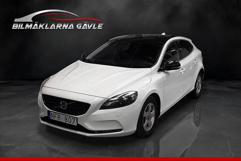 Begagnad Volvo V40 116 HK (85 kW) 2012 Vit Halvkombi