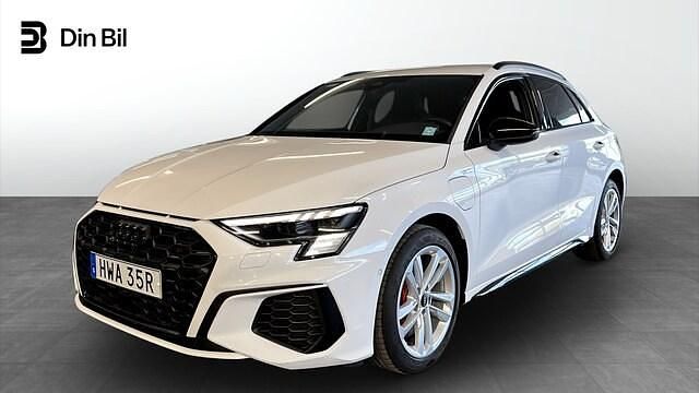 Ibisvit Begagnad 2023 Audi A3 Sportback e-tron S-Line Halvkombi | 439 990 kr - Bild 1/4