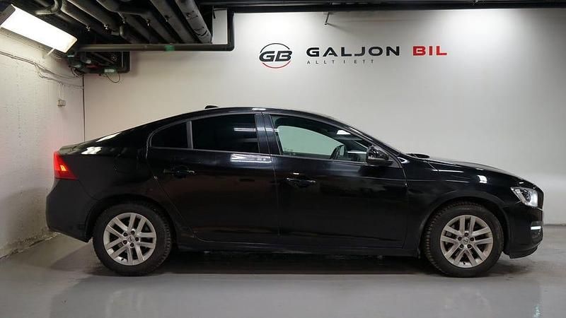 Begagnad Volvo S60 Momentum 190 HK (139 kW) 2017 Svart Sedan