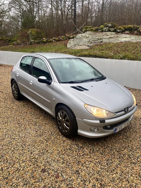 Begagnad 2007 Peugeot 206 Halvkombi | 10 000 kr (Bra pris) - Bild 1/4
