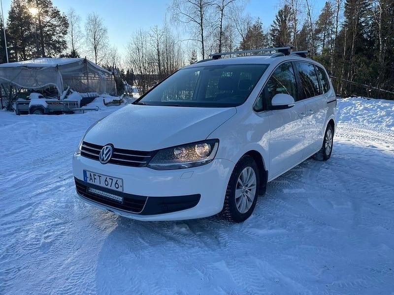 Begagnad VW Sharan 150 HK (110 kW) 2016 Minibuss