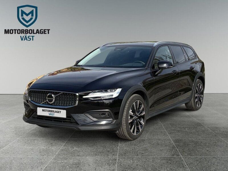 Svart Begagnad 2024 Volvo V60 CC Plus Kombi | 478 900 kr (Marknadspris) - Bild 1/4