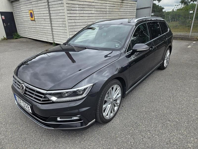 Grå Begagnad 2018 VW Passat GTS Kombi | 246 500 kr (Marknadspris) - Bild 1/4