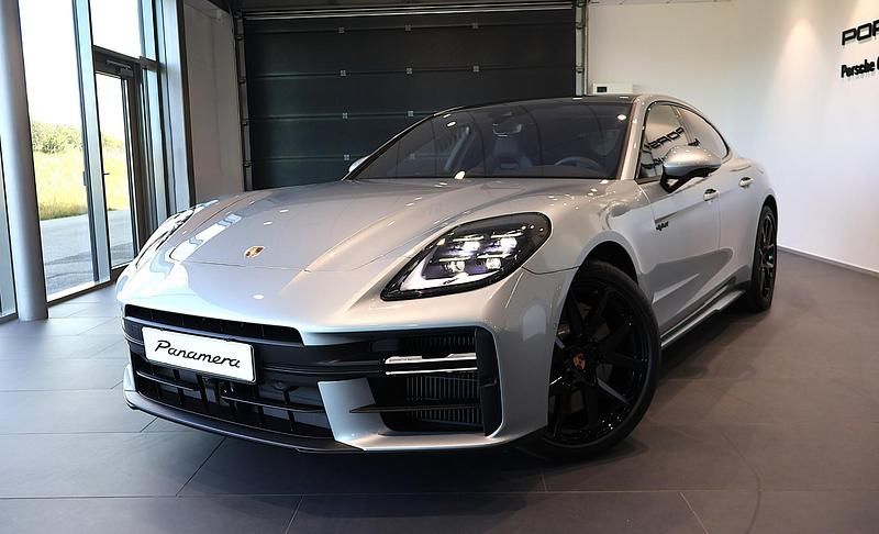 Begagnad 2025 Porsche Panamera Halvkombi | 1 895 000 kr - Bild 1/4