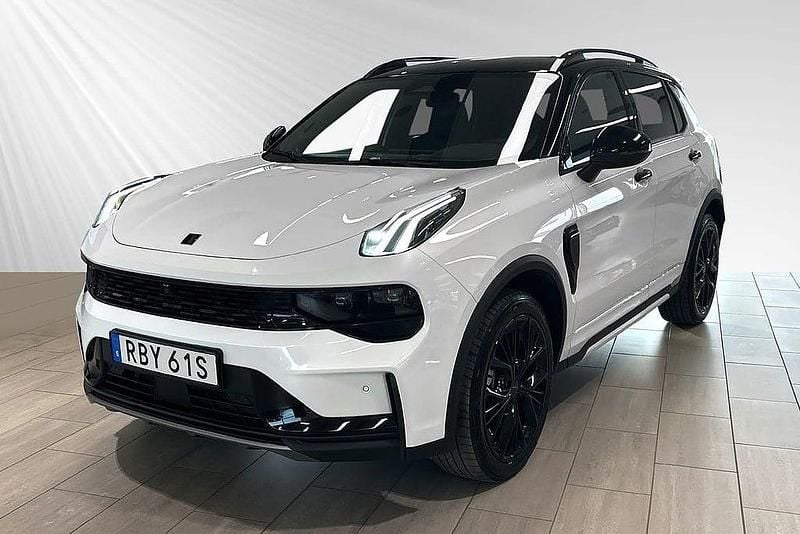 Vit Begagnad 2024 Lynk & Co 01 SUV | 399 900 kr - Bild 1/3