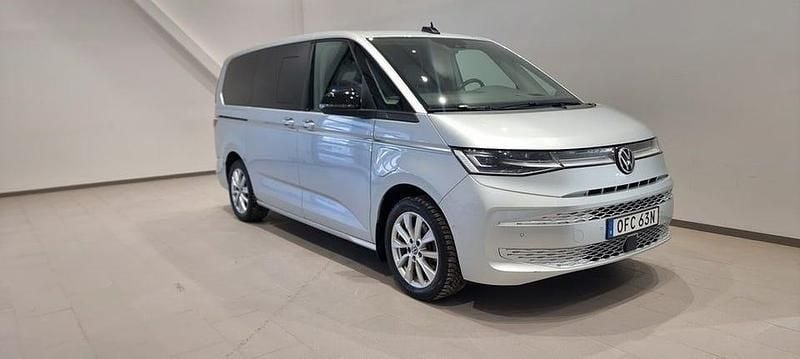 Begagnad VW Multivan Style 150 HK (110 kW) 2023 Silver Van