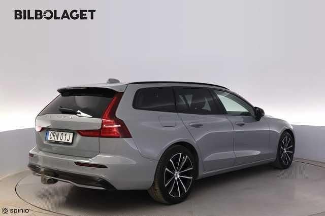Begagnad Volvo V60 Plus 349 HK (256 kW) 2023 Grå Kombi