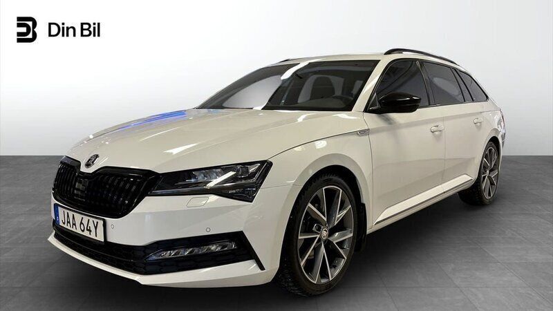 Vit Begagnad 2022 Skoda Superb SportLine Kombi | 399 500 kr (Lite dyr) - Bild 1/4