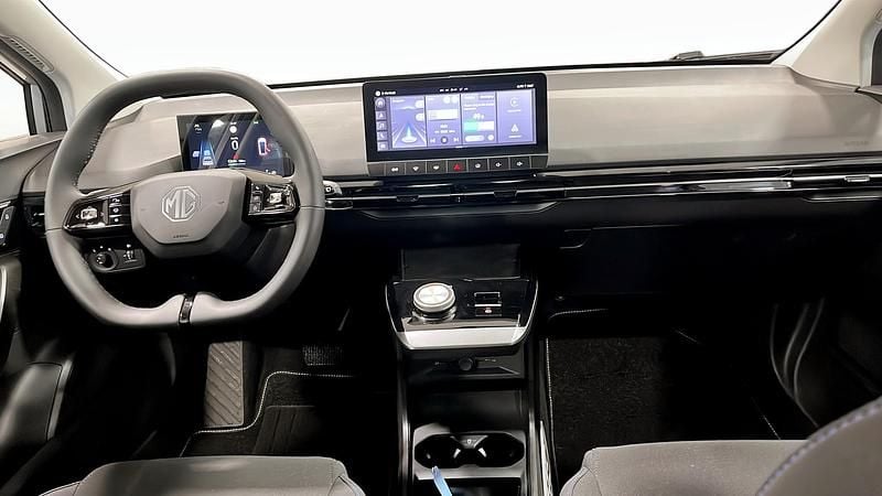 Begagnad MG MG4 EV 125 kW (170 HK) 2024 Grå Halvkombi