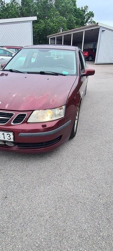 Röd Begagnad 2004 Saab 9-3 Linear Sedan | 9 000 kr (Dyr) - Bild 1/4