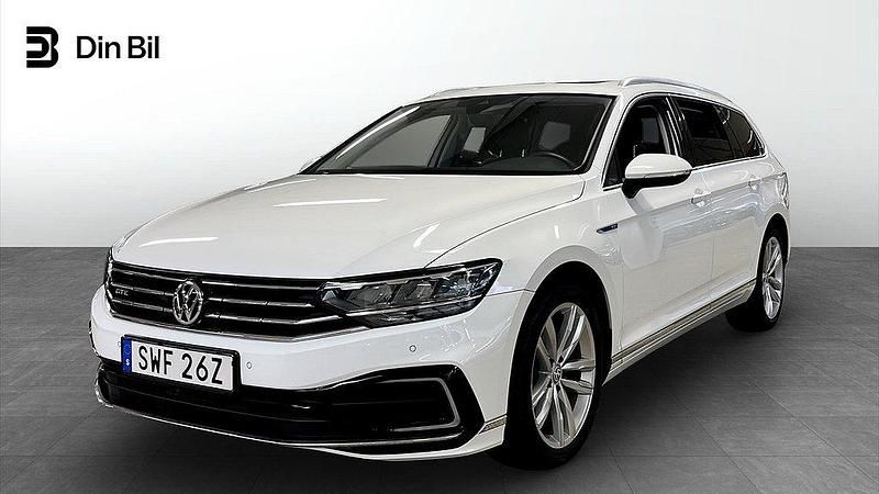 Vit Begagnad 2020 VW Passat GTE Kombi | 289 800 kr (Lite dyr) - Bild 1/4