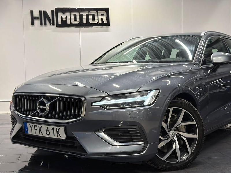 Begagnad Volvo V60 Inscription 392 HK (288 kW) 2021 Grå Kombi