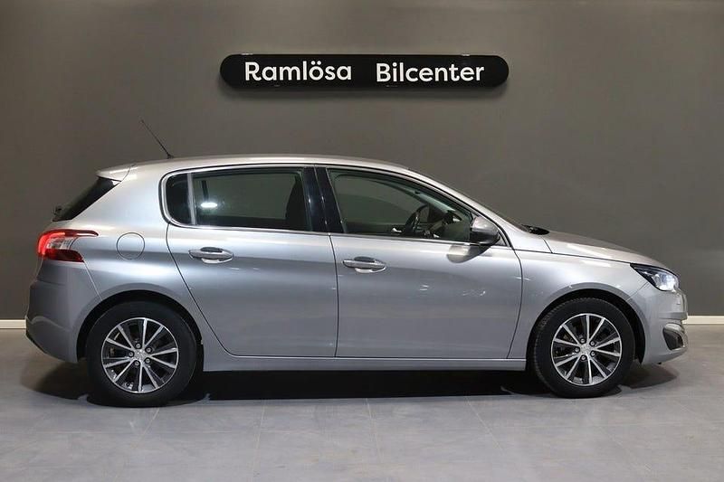 Begagnad Peugeot 308 Allure 131 HK (96 kW) 2015 Grå Halvkombi