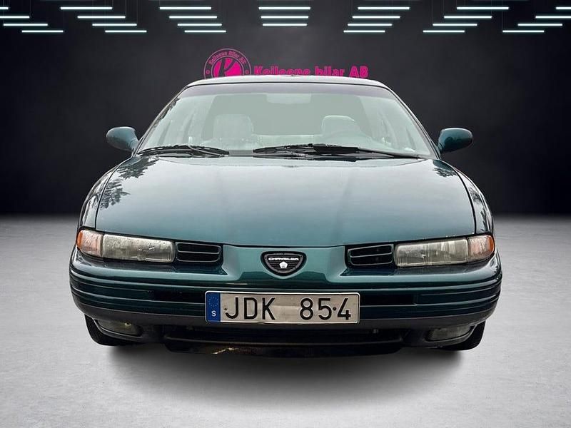 Begagnad Chrysler Vision 211 HK (155 kW) 1994 Grön Sedan