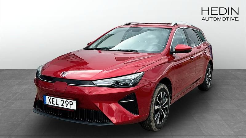 Röd (red) Begagnad 2022 MG MG5 EV Comfort Kombi | 204 900 kr - Bild 1/4