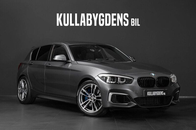 Begagnad 2018 BMW M140 M Sport Halvkombi | 359 000 kr (Bra pris) - Bild 1/4