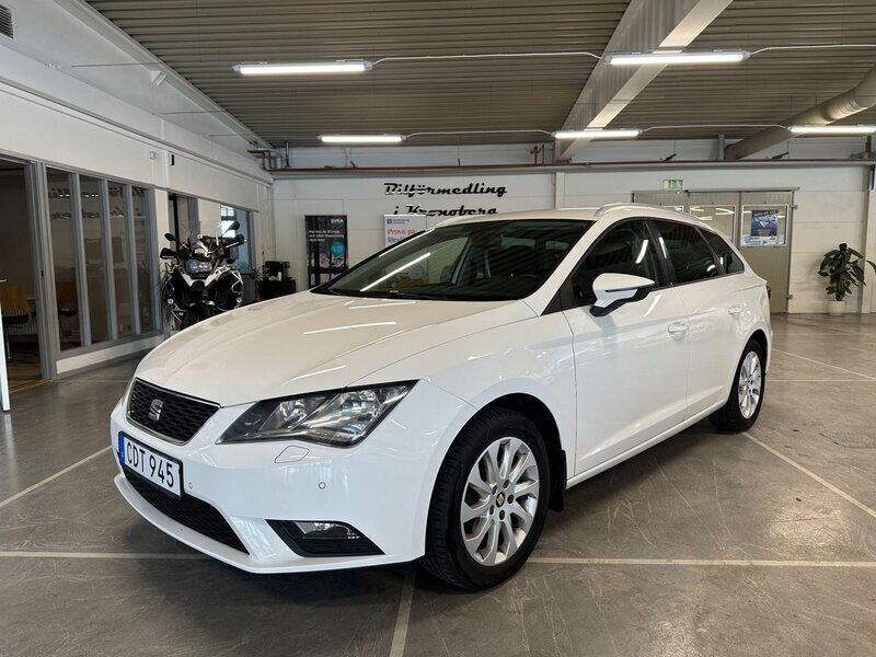 Vit Begagnad 2015 Seat Leon ST Style Kombi | 107 900 kr (Marknadspris) - Bild 1/4