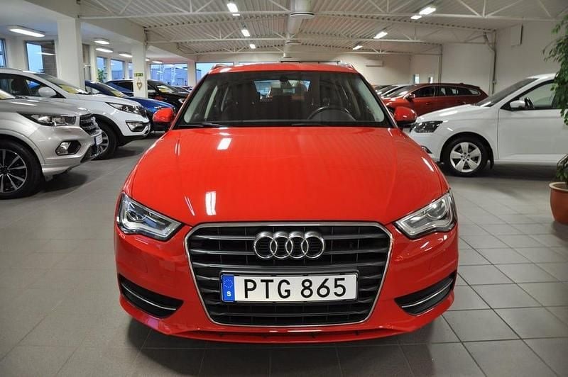 Begagnad Audi A3 110 HK (80 kW) 2016 Misanoröd