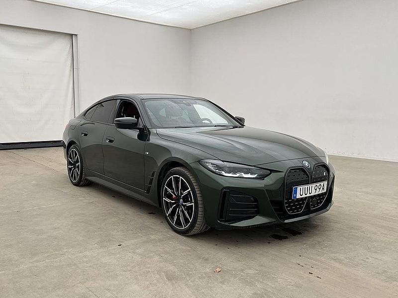 Begagnad BMW i4 Shadowline 250 kW (340 HK) 2023 Grön Sedan