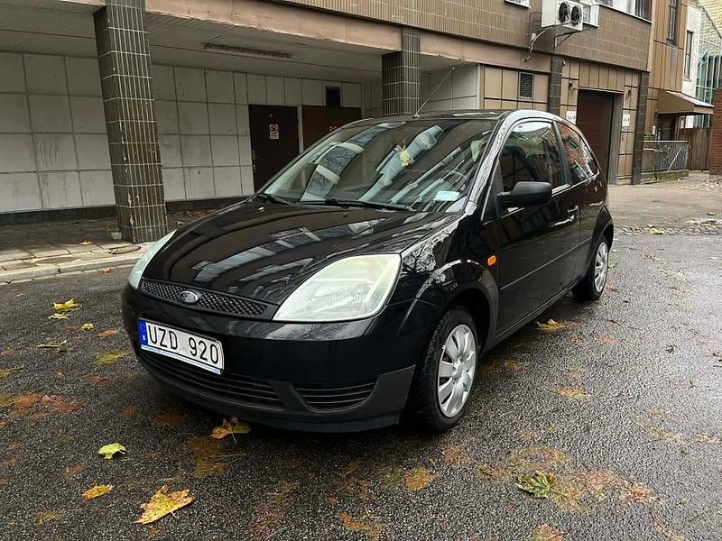 Begagnad 2004 Ford Fiesta Halvkombi | 17 500 kr (Marknadspris) - Bild 1/4