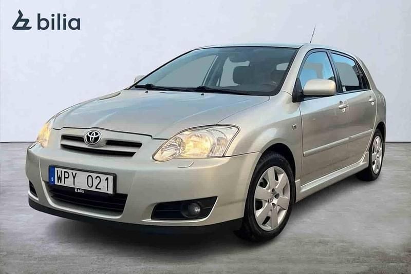 Silver Begagnad 2005 Toyota Corolla Halvkombi | 47 900 kr (Marknadspris) - Bild 1/1