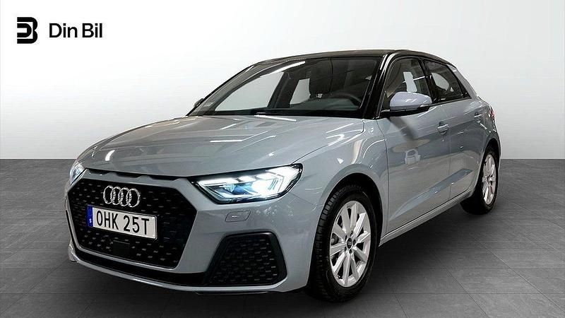 Grå Ny 2024 Audi A1 Sportback Proline Halvkombi | 264 000 kr (Marknadspris) - Bild 1/4
