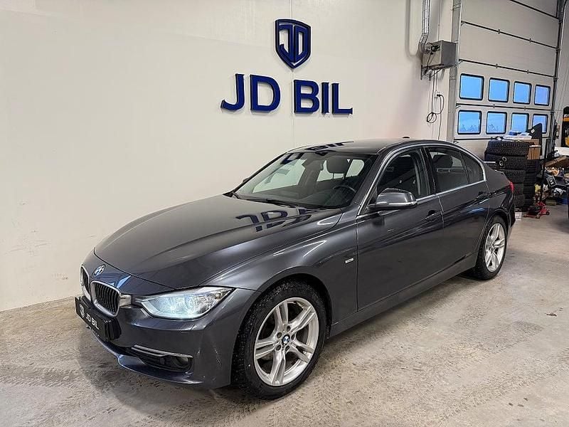 Begagnad BMW 320 Luxury Line 184 HK (135 kW) 2015 Grå Sedan