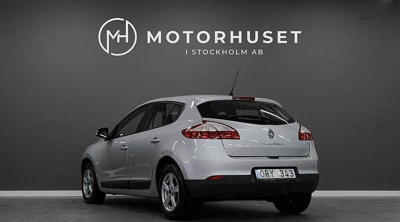 Begagnad Renault Mégane III 110 HK (80 kW) 2010 Silver Halvkombi