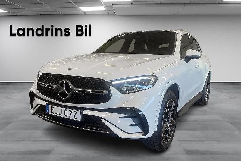 Vit Begagnad 2023 Mercedes GLC300e AMG SUV | 659 000 kr (Bra pris) - Bild 1/4
