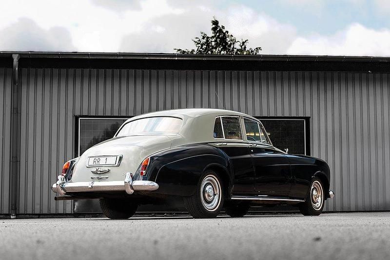 Begagnad Rolls Royce Silver Cloud 220 HK (161 kW) 1963 Flerfärgad Sedan