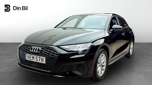 Svart Begagnad 2023 Audi A3 Proline Sedan | 269 000 kr (Marknadspris) - Bild 1/4