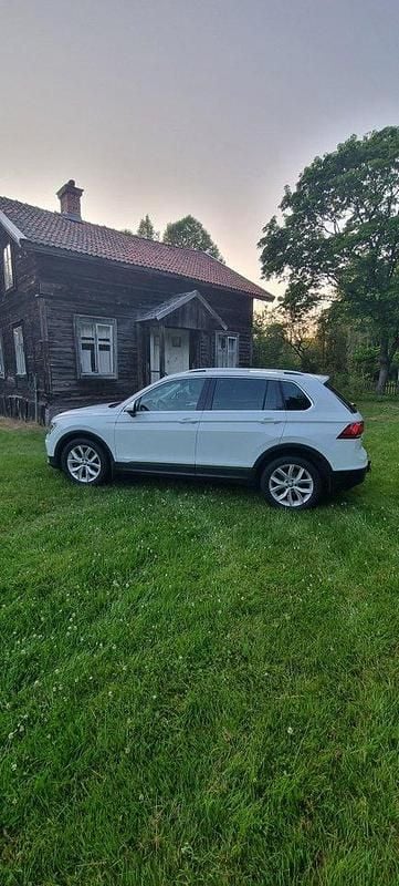 Begagnad 2020 VW Tiguan SUV | 210 000 kr (Bra pris) - Bild 1/4