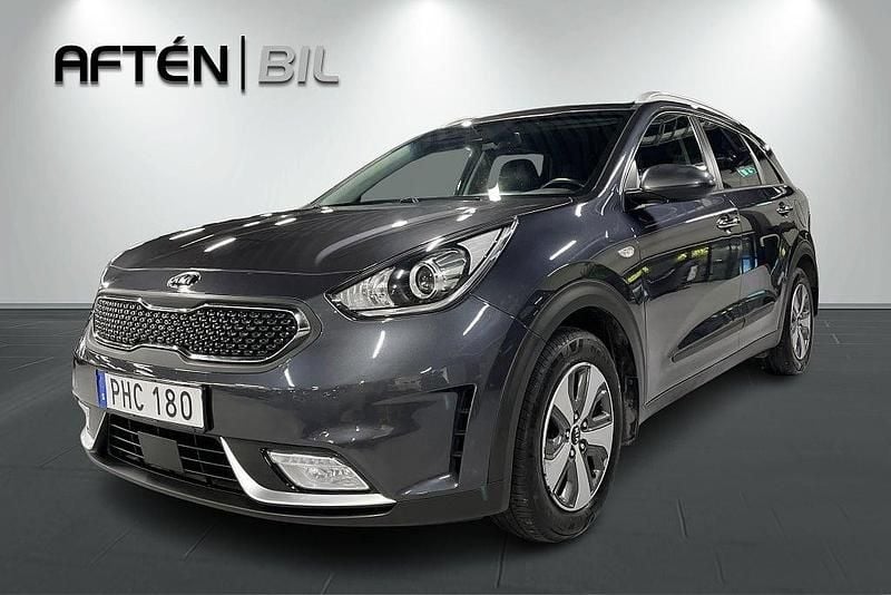 Platinum graphite metallic Begagnad 2017 Kia Niro Advance SUV | 169 800 kr (Marknadspris) - Bild 1/3