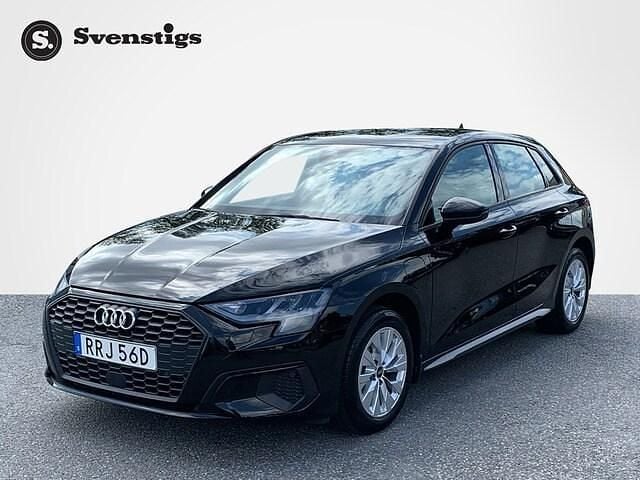 Brilliantsvart Begagnad 2022 Audi A3 Sportback e-tron Proline Sedan | 329 000 kr (Marknadspris) - Bild 1/4