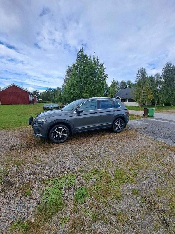 Silver Begagnad 2017 VW Tiguan GT SUV | 175 000 kr (Superpris) - Bild 1/4
