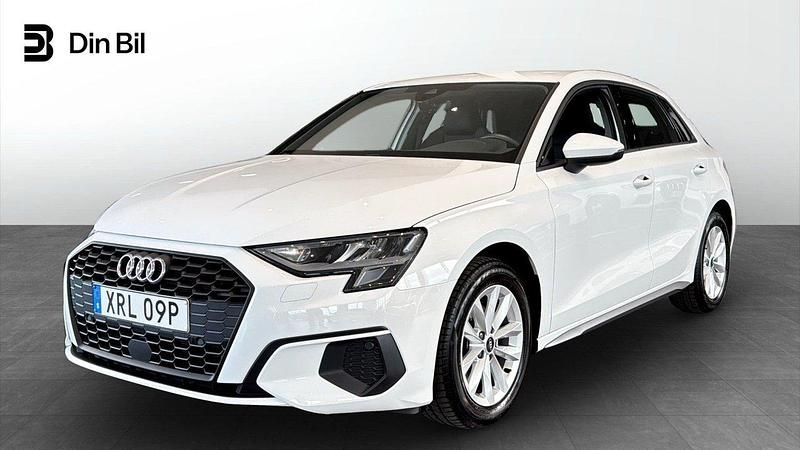 Vit Begagnad 2022 Audi A3 Proline Halvkombi | 224 000 kr (Marknadspris) - Bild 1/4