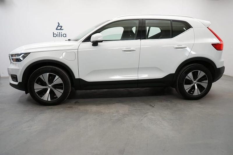 Begagnad Volvo XC40 Inscription 214 HK (157 kW) 2022 Vit SUV