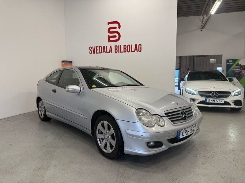 Silver Begagnad 2007 Mercedes C200 Sportkupé | 39 900 kr (Bra pris) - Bild 1/4