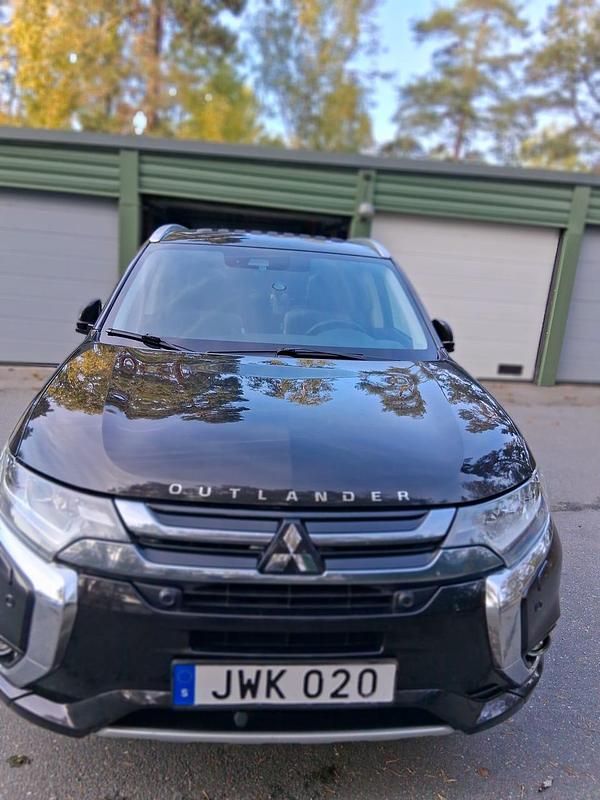 Begagnad Mitsubishi Outlander Edition 203 HK (149 kW) 2017 SUV